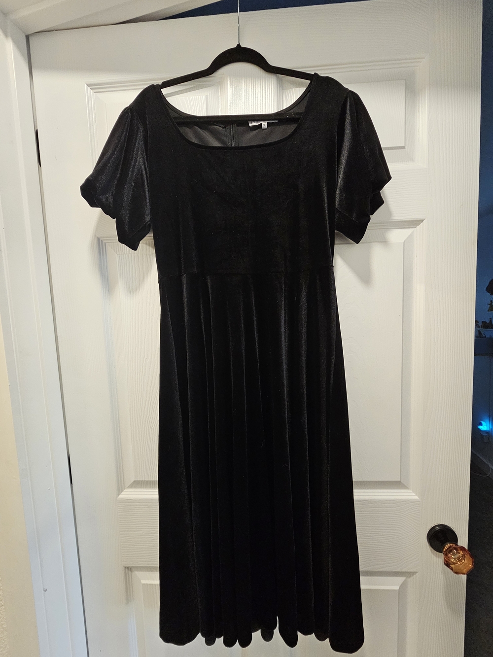 Ivy City Co Black Velvet Scoop Neck Midi Dress